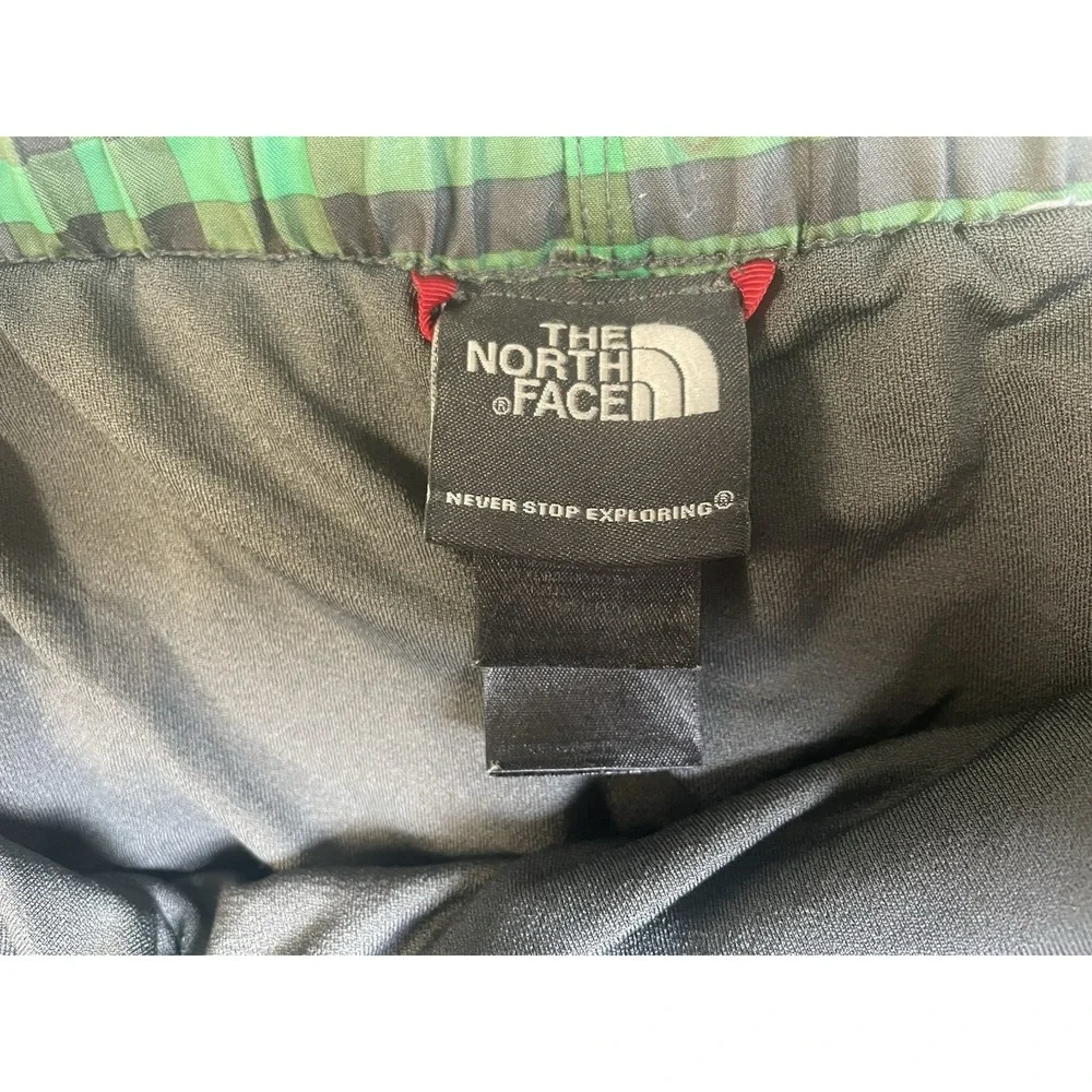 THE North Face Shorts Mens Size LG Plaid Green Swim Suit Trunks Belt and Pockets